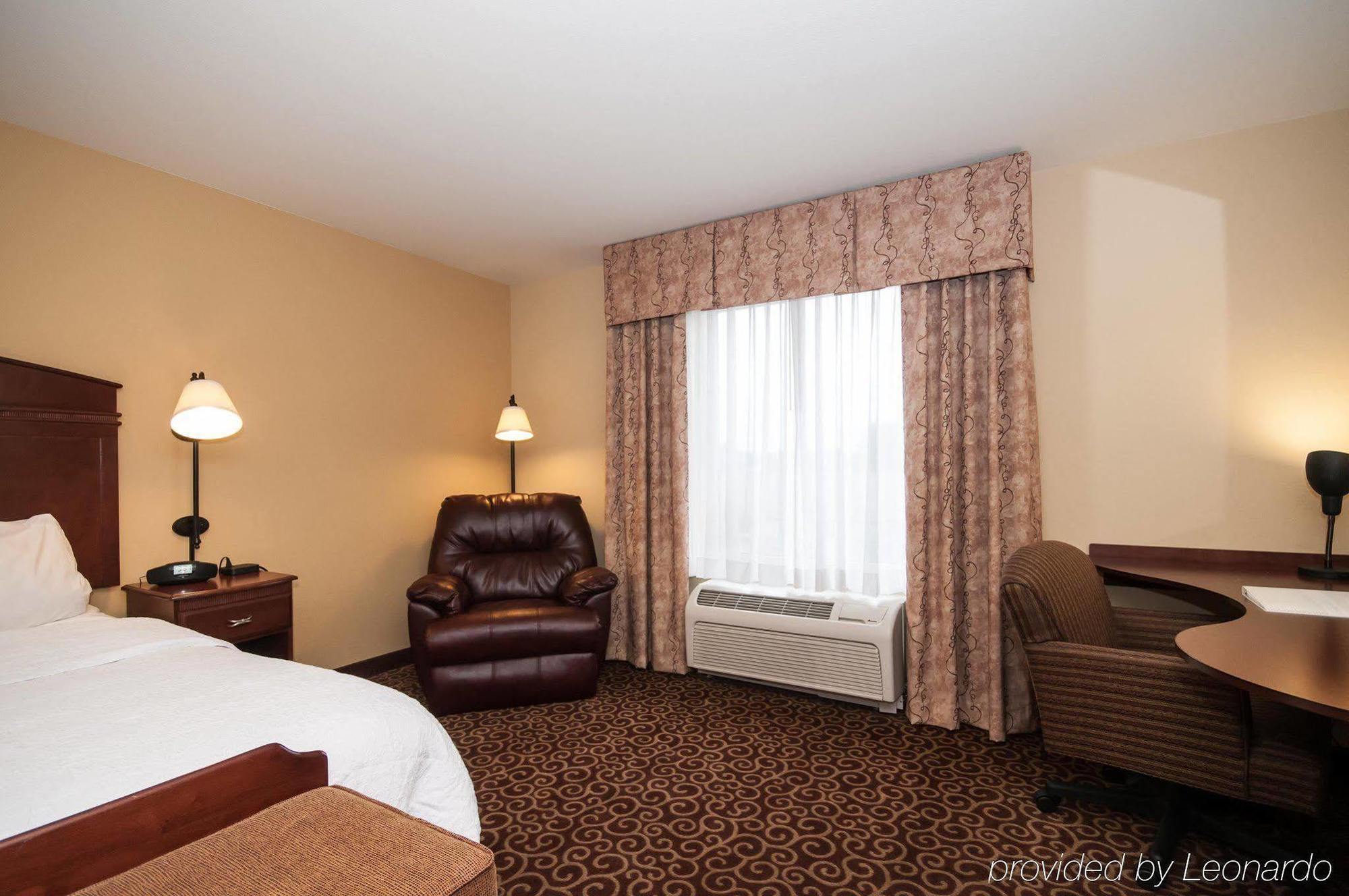 Hampton Inn & Suites Rochester-North Exteriör bild